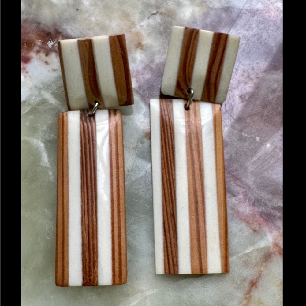 VINTAGE 1980s LARGE STATEMENT DANGLE EARRINGS NATURAL WOOD BONE STRIPED HINGED
